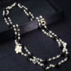 Elegant Classy Flower Vintage Style Pearl Necklace Long Black and White